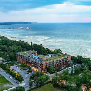 Отель Marriott &